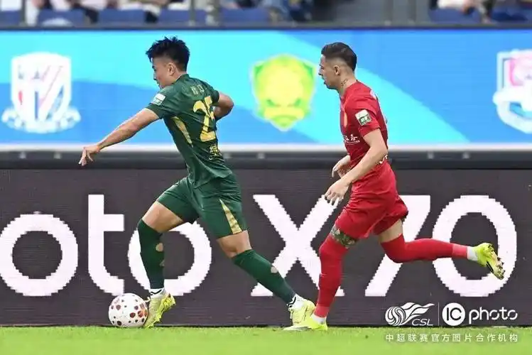 西班牙乙级联赛：阿尔梅里亚 VS 莱万特